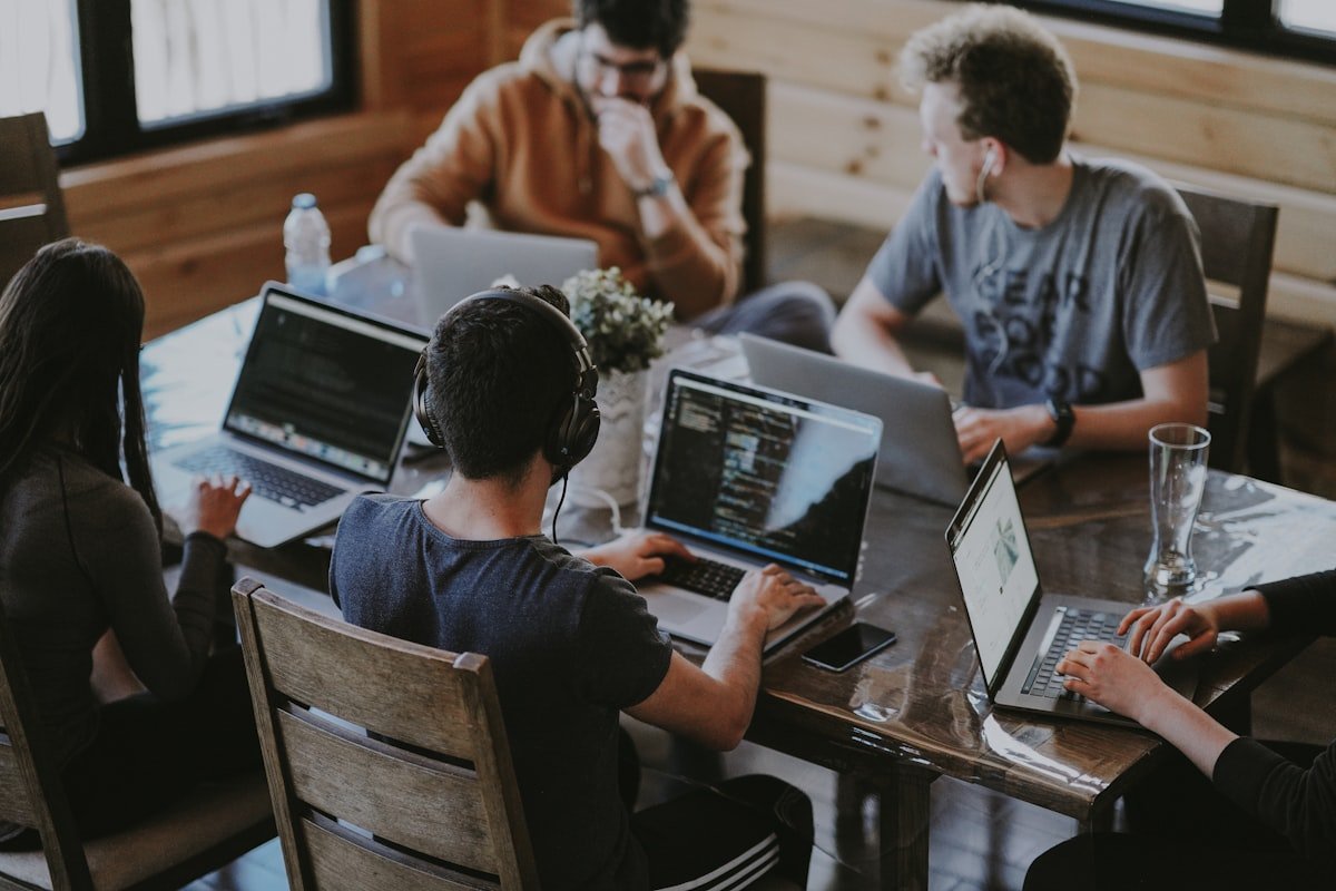 Business App Team Collaboration and Field Force Automation